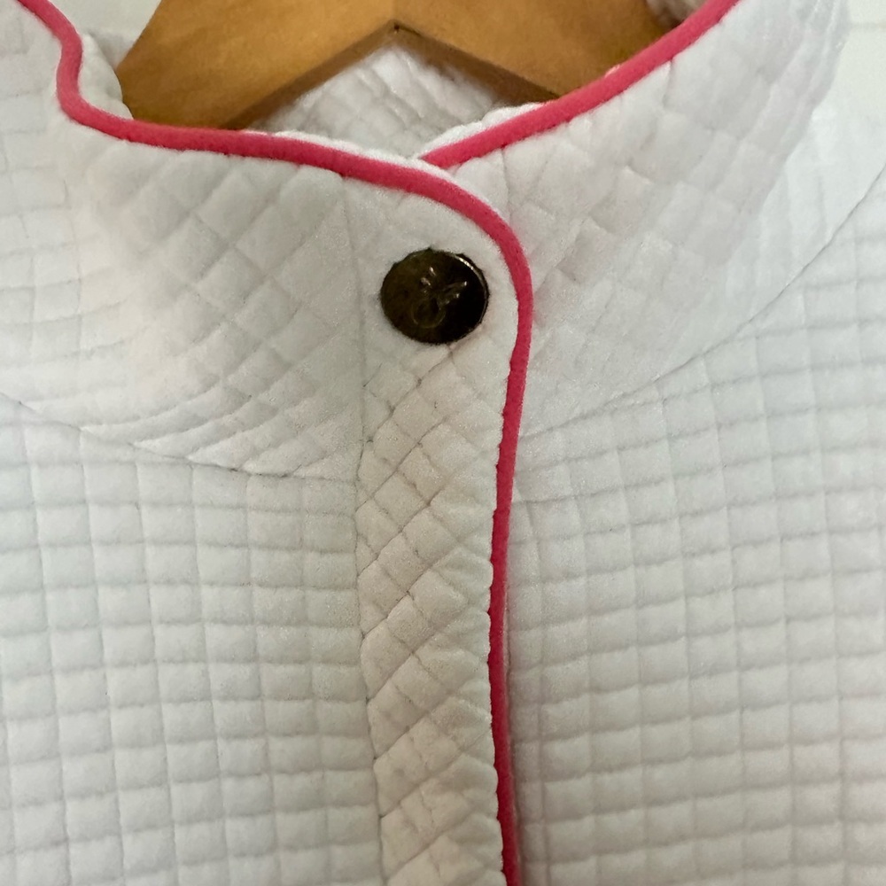 Dudley Stephens White Waffle Pullover. Includes Dudley Stephen’s tote 🍍 - Picture 8 of 15